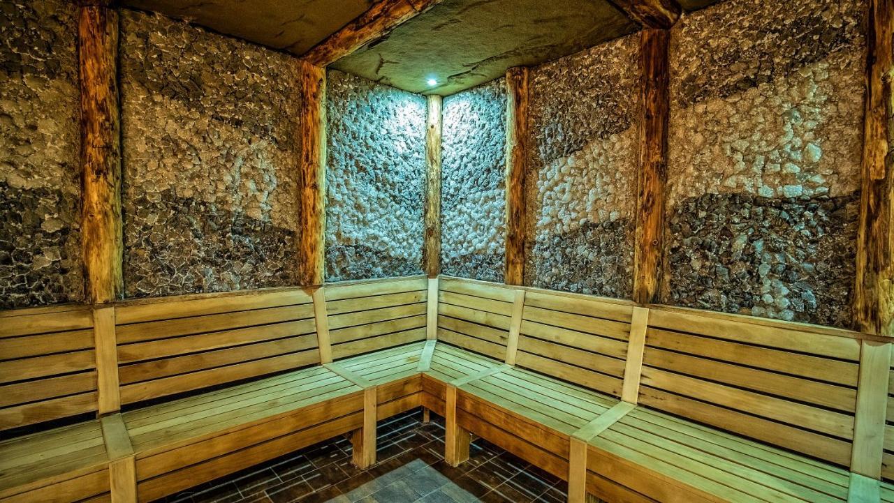 Hotel Senator Konferencje & Spa Стараховице Екстериор снимка