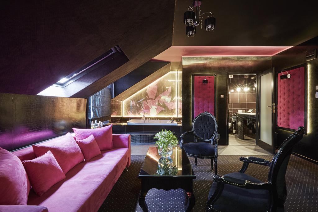 Hotel Senator Konferencje & Spa Стараховице Екстериор снимка