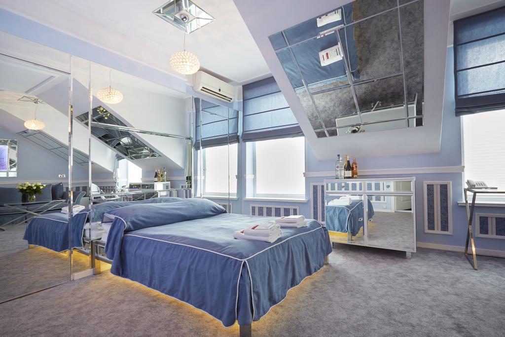 Hotel Senator Konferencje & Spa Стараховице Екстериор снимка