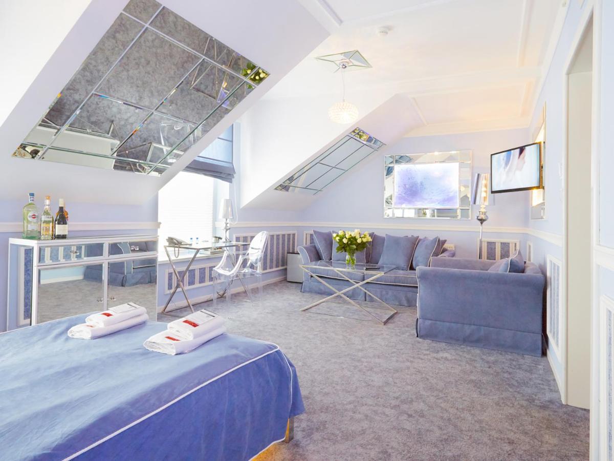 Hotel Senator Konferencje & Spa Стараховице Екстериор снимка