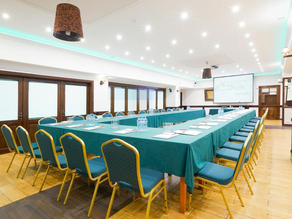 Hotel Senator Konferencje & Spa Стараховице Екстериор снимка
